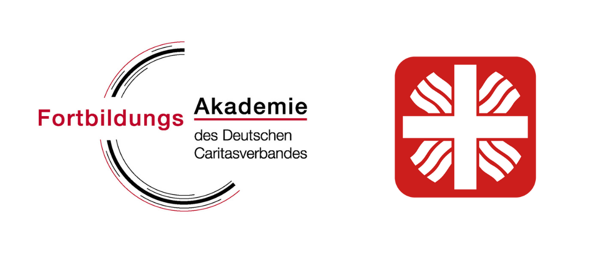 Man sieht das Doppellogo der Fortbildungs-Akademie des Deutschen Caritasverbandes e. V. Es besteht aus dem Logo der Akademie, einem halben Kreis bestehend aus mehreren feinen und unterschiedlichen schwarzen Linien, die unterbrochen werden mit dem Namen Fortbildungs-Akademie des Deutschen Caritasverbandes e. V. . Der Name ist in rot und schwarz gelayoutet. Rechts davon steht das Logo des Caritasverbandes, das Flammenkreuz der Caritas. Ein dickeres, weißes Kreuz vor rotem Hintergrund, von dem in allen Ecken jeweils drei feine, gewellte Linien abgehen.  