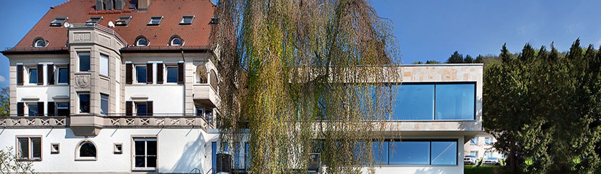 Aussenansicht Strasse responsive